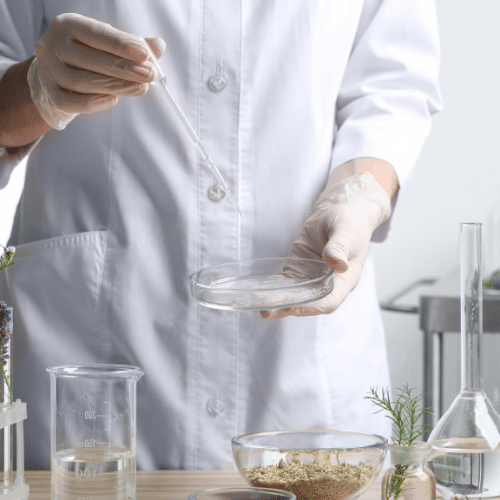 Quanto penetrano i cosmetici nella pelle? Sfatiamo i miti con la scienza